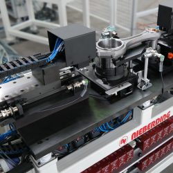 2 - Messstation mit 27 pneumatischen 12 elektrischen Kanälen-min