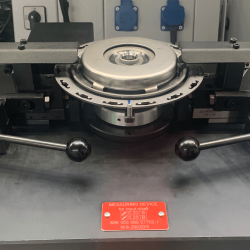 2 - Vorrichtung mit Werkstück-min